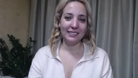 Mari online show from November 15, 7:48 pm