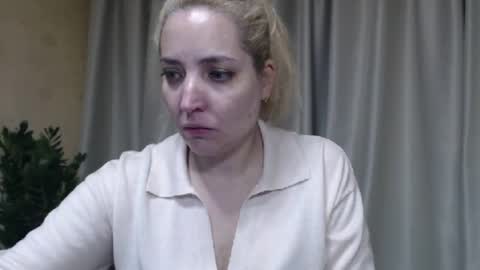 Mari online show from April 30, 8:57 pm