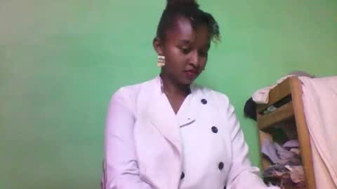 olinah610 online show from December 13, 7:53 pm