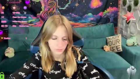 Snapshot of olisa_fox chatting on October 16, 8:00 pm Olisa fox online show from October 16, 8:00 pm