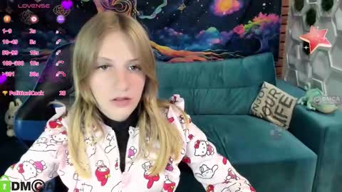Snapshot of olisa_fox chatting on October 13, 7:38 pm Olisa fox online show from October 13, 7:38 pm