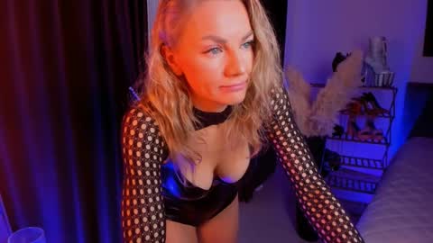 oliva_candy online show from February 25, 3:42 am