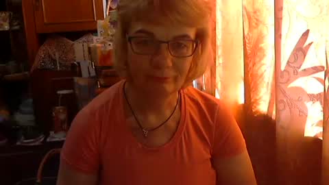 Olivia Mia online show from June 19, 2:09 pm
