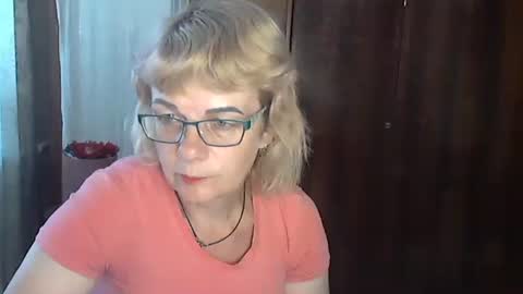 Olivia Mia online show from July 14, 2:33 pm