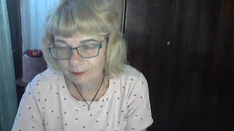 Olivia Mia online show from July 28, 1:10 pm