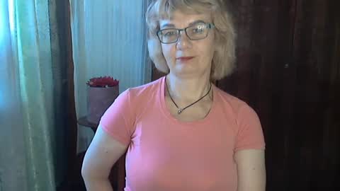 Olivia Mia online show from July 3, 12:55 pm