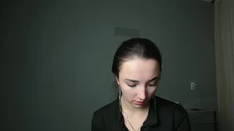 Snapshot of olivia_oliv chatting on February 24, 9:20 pm Olivia online show from February 24, 9:20 pm