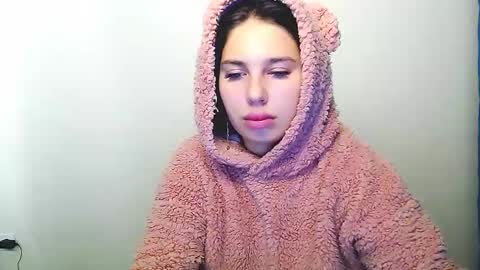 Snapshot of olivia_red_ chatting on September 18, 3:16 am Olivia online show from September 18, 3:16 am