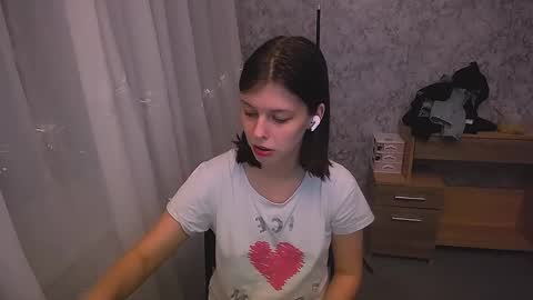 Snapshot of olivia_red_ chatting on January 5, 2:27 am Olivia online show from January 5, 2:27 am