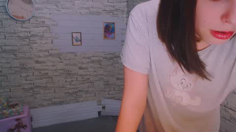 Snapshot of olivia_red_ chatting on December 14, 4:41 pm Olivia online show from December 14, 4:41 pm