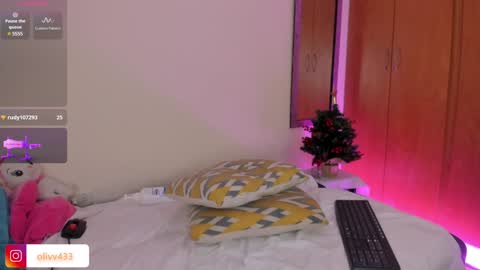 olivia_s19 online show from December 5, 5:48 am