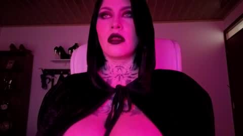 Snapshot of olivia_seex chatting on October 1, 1:16 pm online show from October 1, 1:16 pm