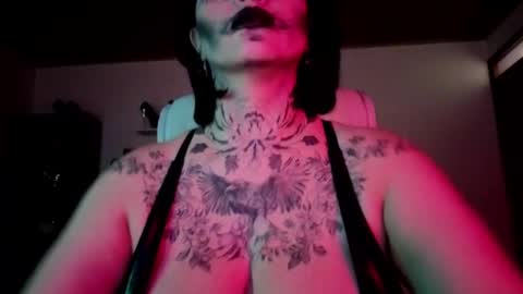 Snapshot of olivia_seex chatting on October 6, 2:45 pm online show from October 6, 2:45 pm