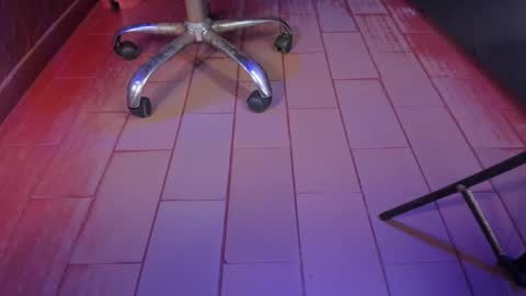 Snapshot of olivia_seex chatting on February 24, 1:08 pm online show from February 24, 1:08 pm