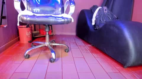 Snapshot of olivia_seex chatting on January 30, 12:59 pm online show from January 30, 12:59 pm