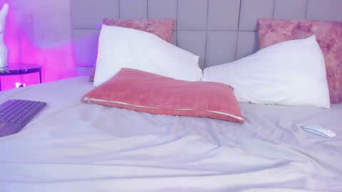 Olivia  online show from March 6, 1:39 pm