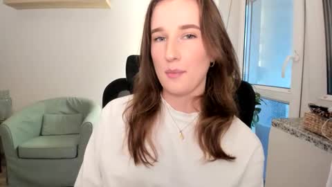 Oliwiaa2004 online show from September 12, 4:25 pm