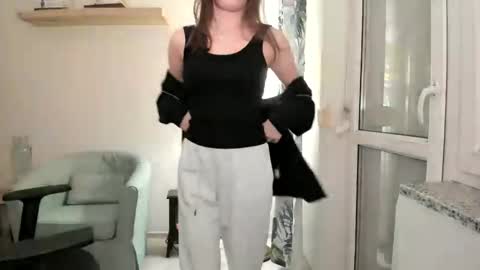 Oliwiaa2004 online show from December 29, 11:18 pm