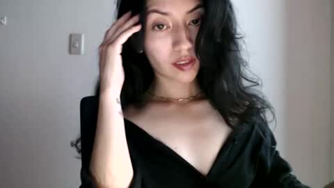 oliviaaa__ online show from February 9, 10:01 pm