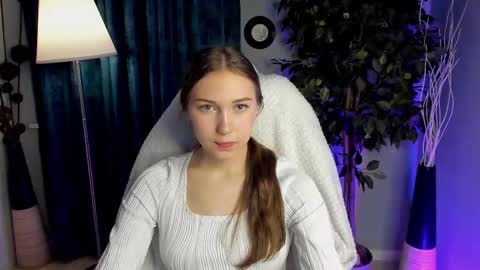 olivialangs online show from March 9, 11:02 am