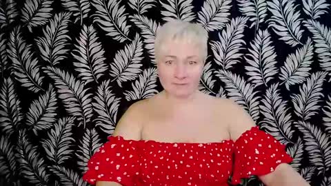 Snapshot of oliviaoskar_ chatting on December 19, 12:23 pm Kelly online show from December 19, 12:23 pm