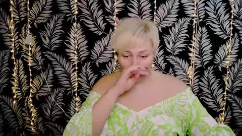 Snapshot of oliviaoskar_ chatting on March 1, 12:23 pm Kelly online show from March 1, 12:23 pm