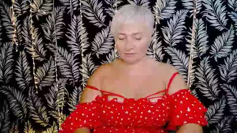Snapshot of oliviaoskar_ chatting on October 12, 11:56 am Kelly online show from October 12, 11:56 am