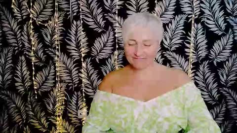 Snapshot of oliviaoskar_ chatting on October 19, 12:07 pm Kelly online show from October 19, 12:07 pm