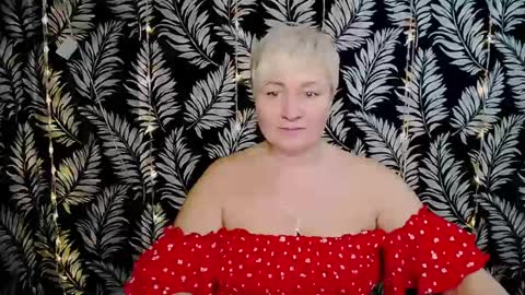 Snapshot of oliviaoskar_ chatting on January 5, 12:10 pm Kelly online show from January 5, 12:10 pm
