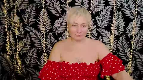 Snapshot of oliviaoskar_ chatting on March 6, 12:09 pm Kelly online show from March 6, 12:09 pm