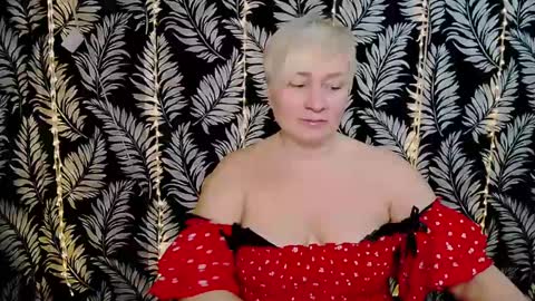 Snapshot of oliviaoskar_ chatting on February 20, 12:15 pm Kelly online show from February 20, 12:15 pm