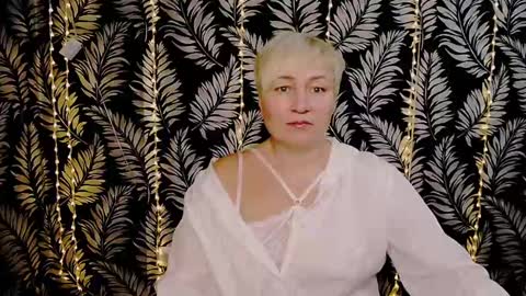 Snapshot of oliviaoskar_ chatting on February 6, 12:04 pm Kelly online show from February 6, 12:04 pm