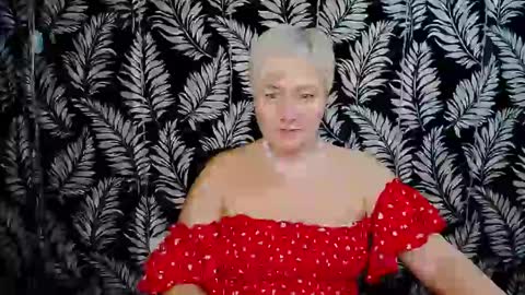 Snapshot of oliviaoskar_ chatting on December 22, 12:27 pm Kelly online show from December 22, 12:27 pm