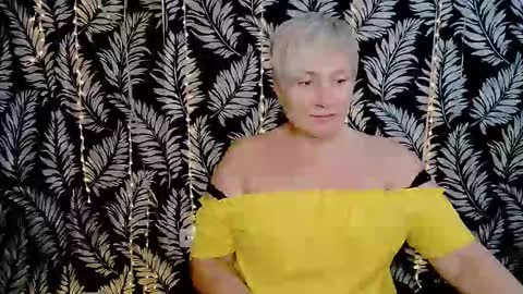 Snapshot of oliviaoskar_ chatting on September 12, 11:50 am Kelly online show from September 12, 11:50 am