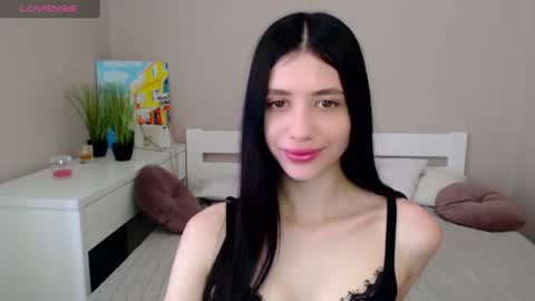 oliviarichi online show from June 25, 7:02 am
