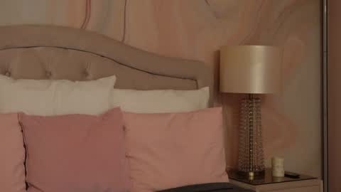 Snapshot of oliviasway chatting on December 5, 10:23 pm OliviaSway online show from December 5, 10:23 pm