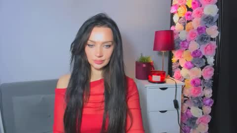 OliviaWomen online show from November 12, 9:29 am