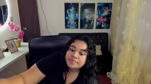 oliviia_cute online show from November 7, 5:24 am