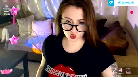 ollie_jamess online show from May 16, 10:42 pm