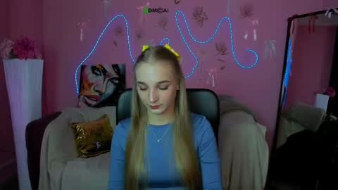 Ollivia online show from May 1, 6:05 am