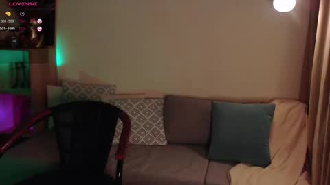  ONLINE   online show from October 31, 11:42 pm