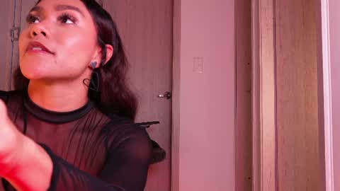 misssaray official online show from August 3, 2:15 am