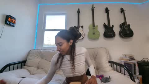 Duo online show from December 30, 12:00 am