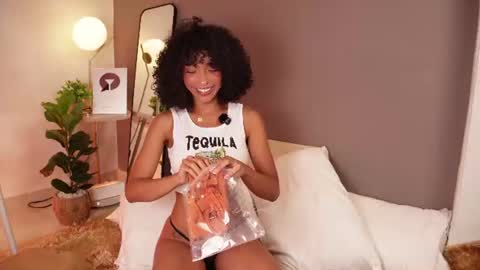 Oshun  online show from July 17, 9:18 pm
