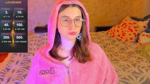 Snapshot of oskar_fucker chatting on December 4, 11:24 pm Leliana online show from December 4, 11:24 pm