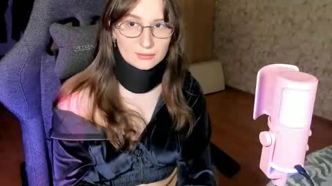 Leliana online show from June 2, 5:25 pm