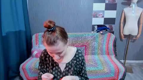 Ella online show from November 2, 9:02 am