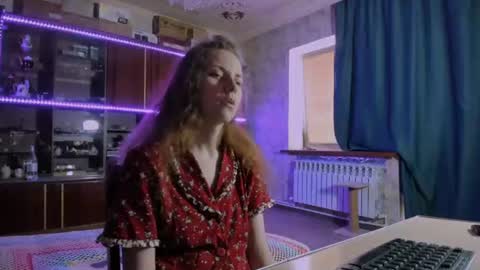 Ella online show from July 31, 11:44 am