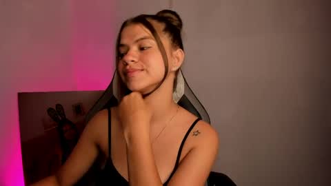 Paige online show from April 29, 2:48 am