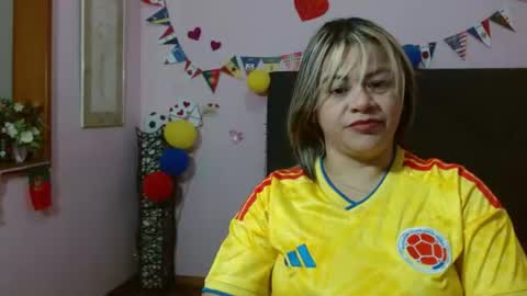 pamela_echeverria online show from June 27, 11:44 am